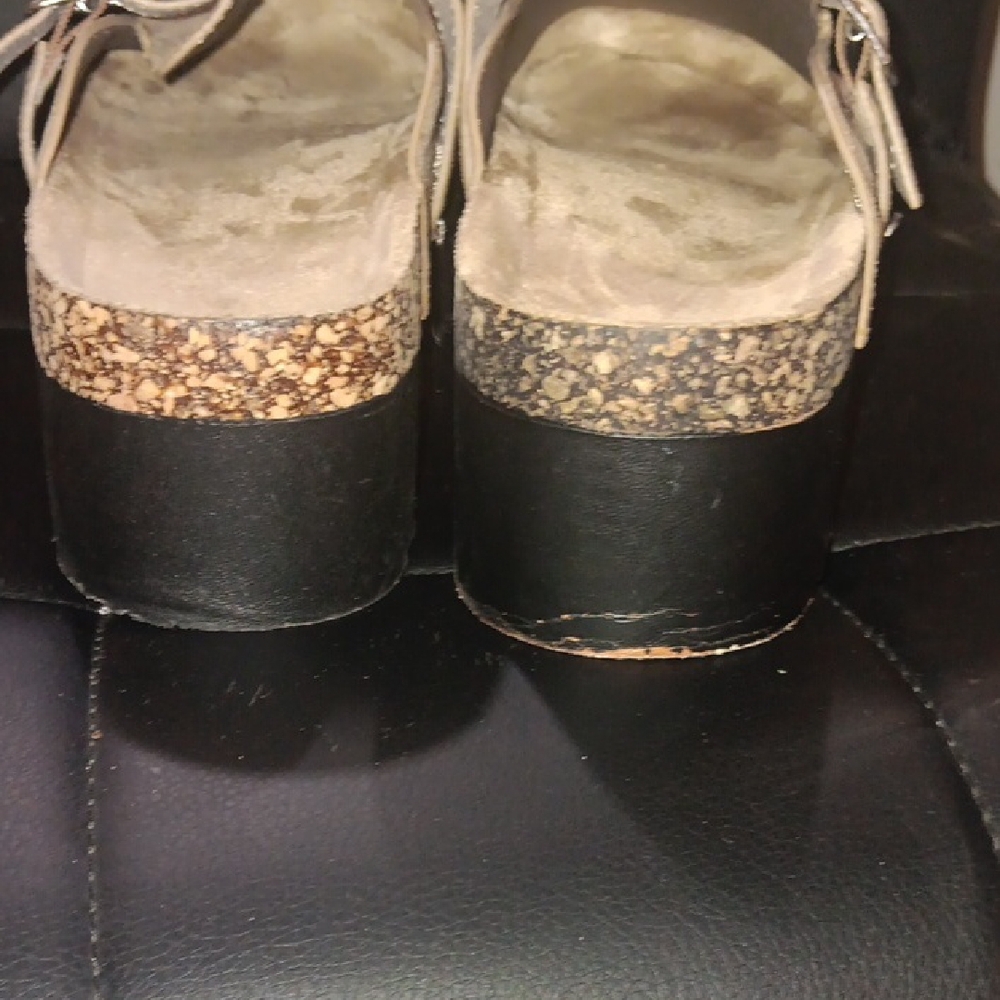 Source Unknown Tan Suede Platform Mule Clogs with Buckle - Picture 5 of 9